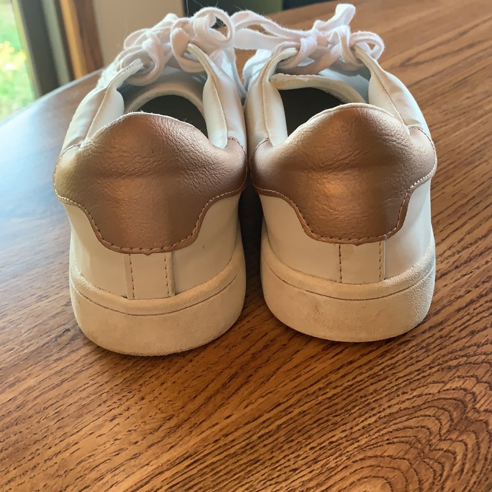 Sugar Brand. Women’s Sz 8.5. White/Rose Gold colored Sneakers. - Picture 7 of 8